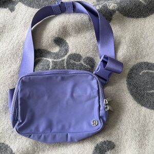 Lululemon Everywhere Belt Bag 2L Dark Lavender